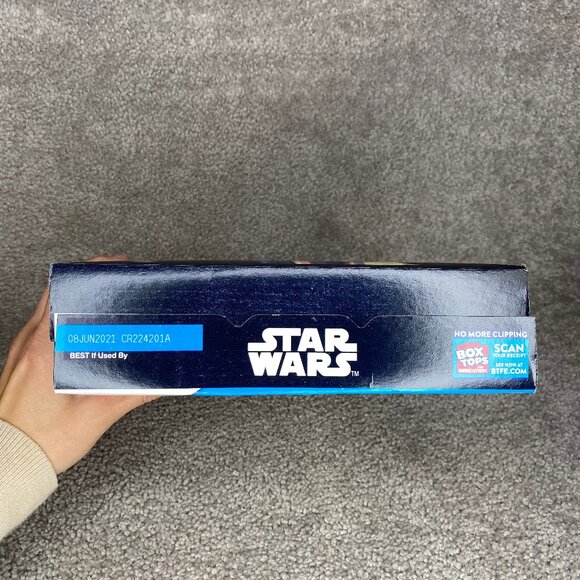 2020 Star Wars The Mandolorian Collectors Edition Cereal Box Sealed Brand New - Picture 5 of 6